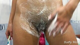 I shave my hairy pussy until smooth